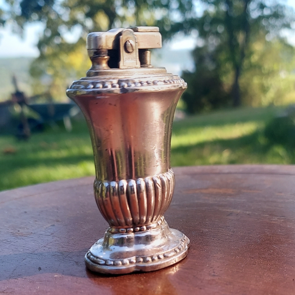 Vintage Ronson "Mayfair"